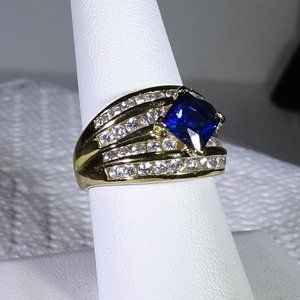 BLUE SAPPHIRE AND WHITE TANZINITE GOLD RING